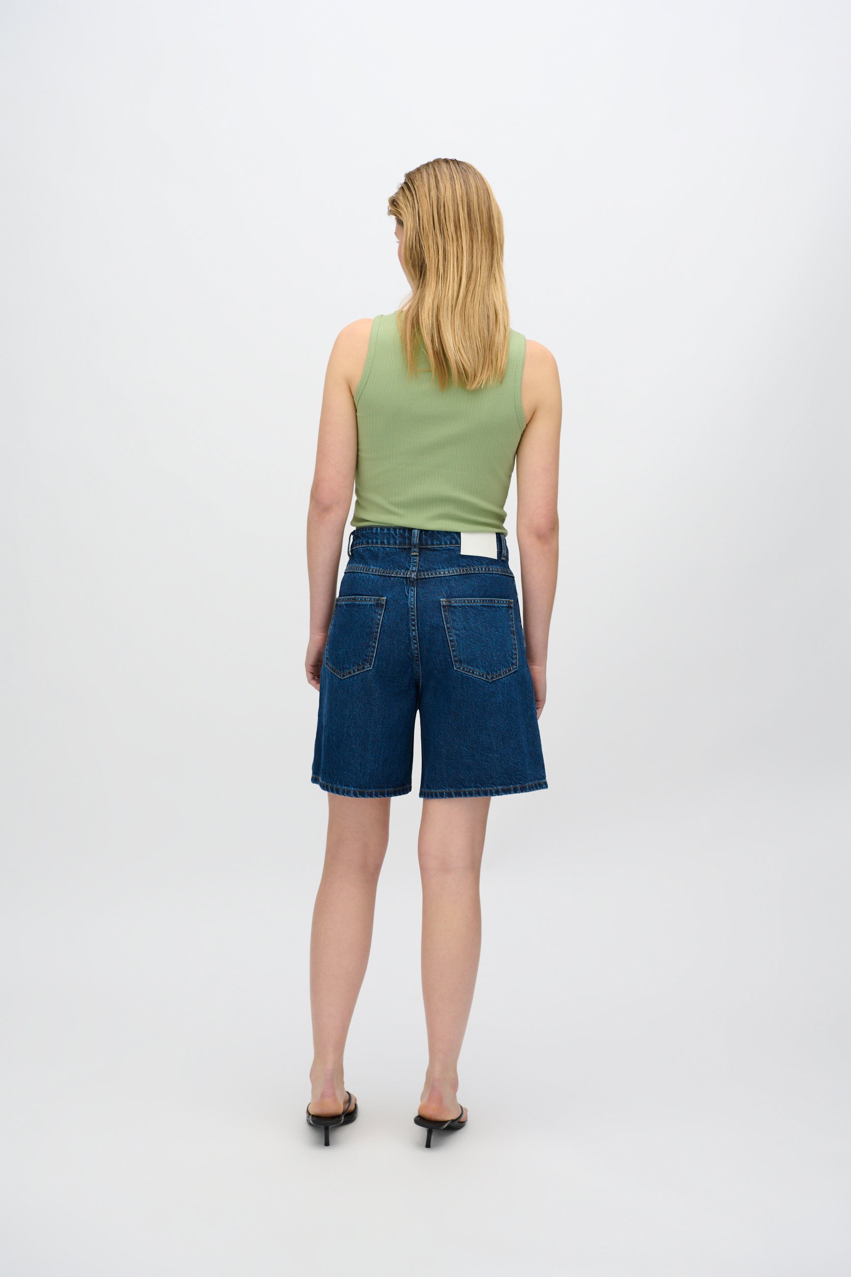 minimum female Lila tank top 4226 GOTS Gilet 6317 Quiet Green