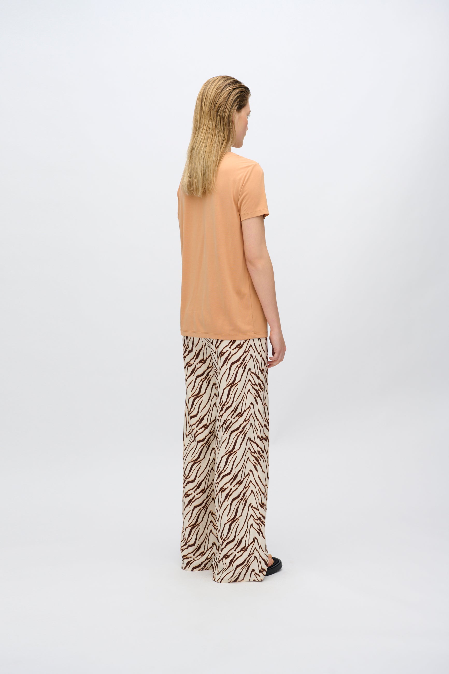 minimum female Rynah t-shirt 2.0 0281 Short Sleeved T-shirt 1235 Sandstorm