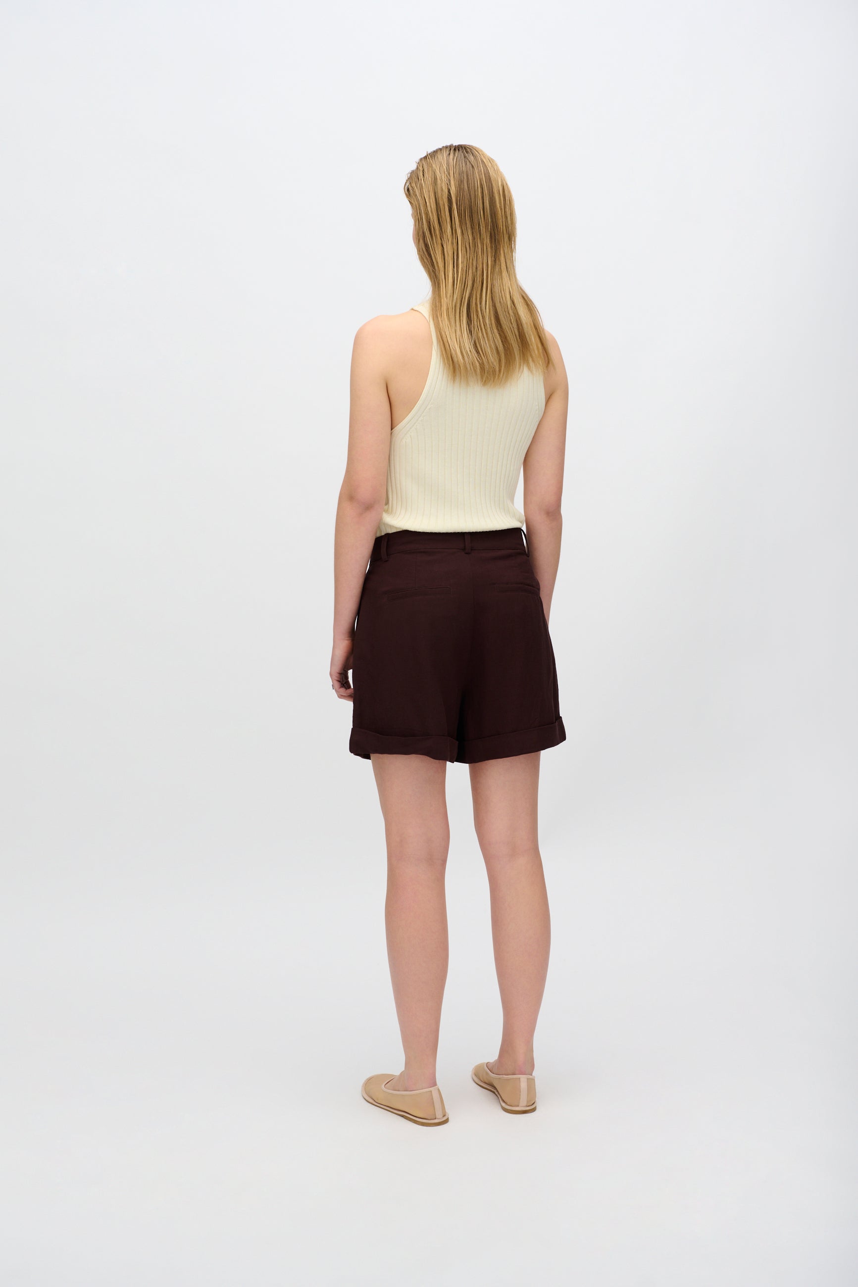 minimum female Selby linen blend shorts 3069 Shorts 1910 French Roast