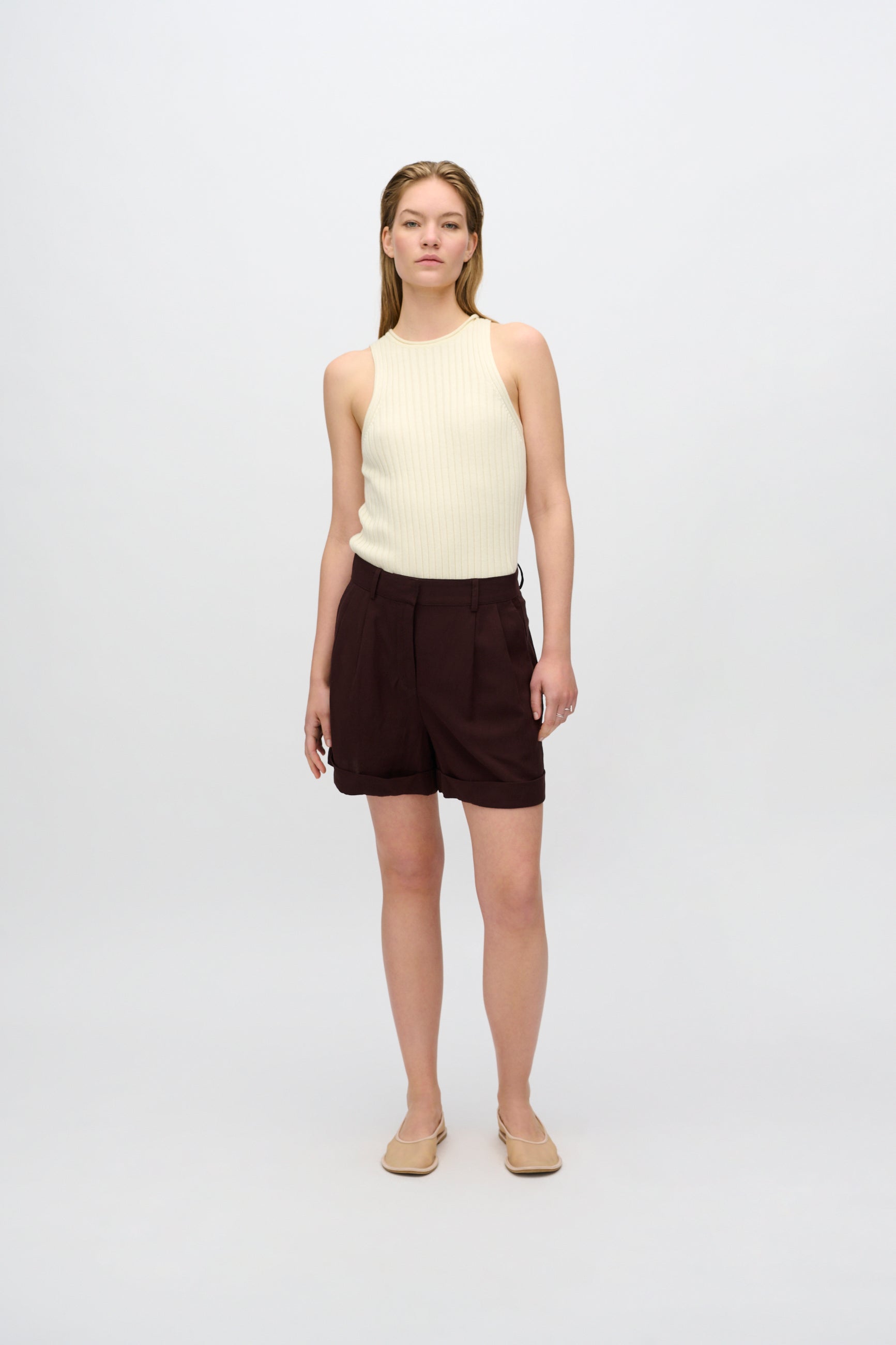 minimum female Selby linen blend shorts 3069 Shorts 1910 French Roast