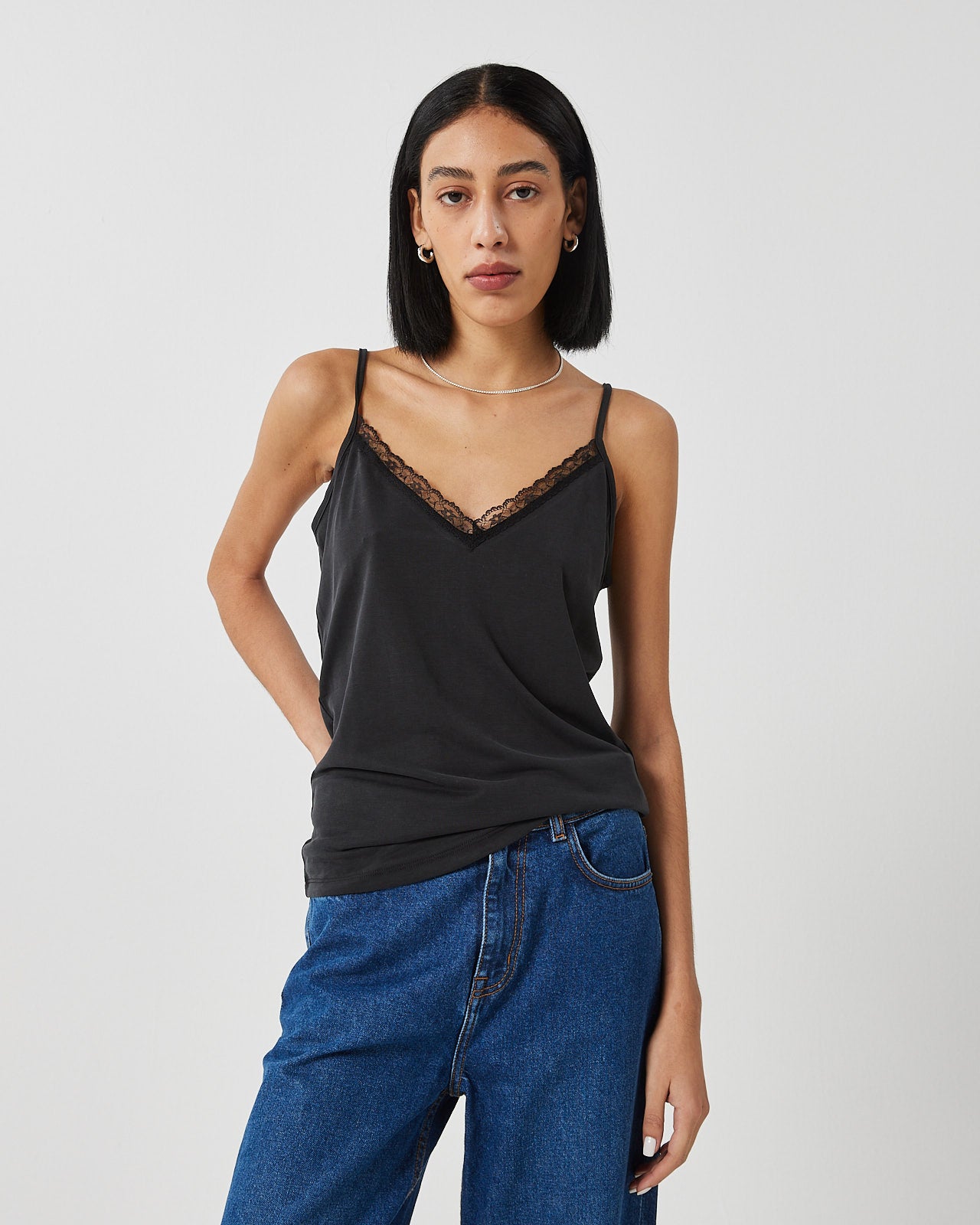 minimum female Sussie top 2.0 0281 Top 999 Black
