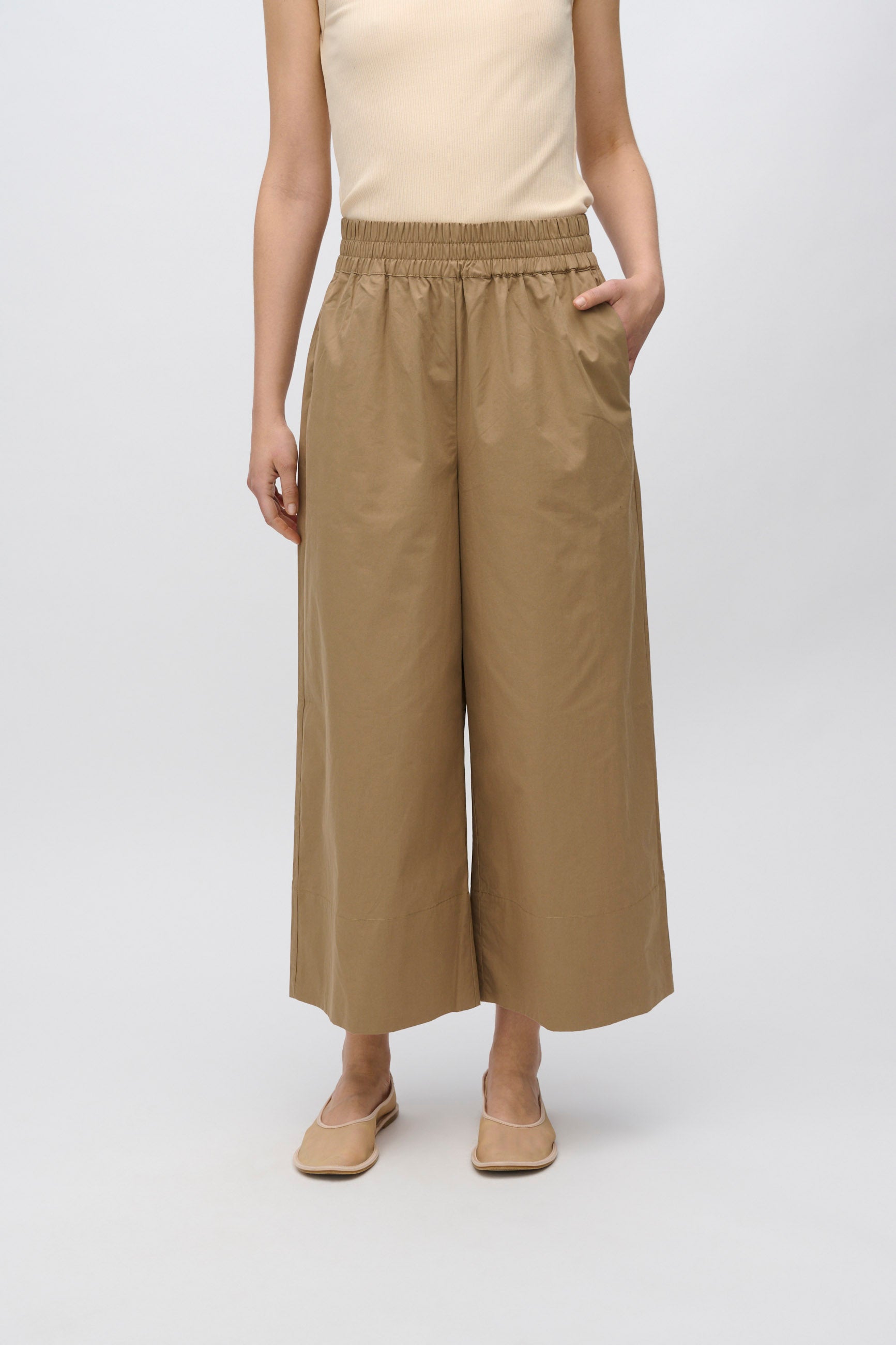 minimum female Eira casual capri pants 4238 Casual Pants 1609 Greige