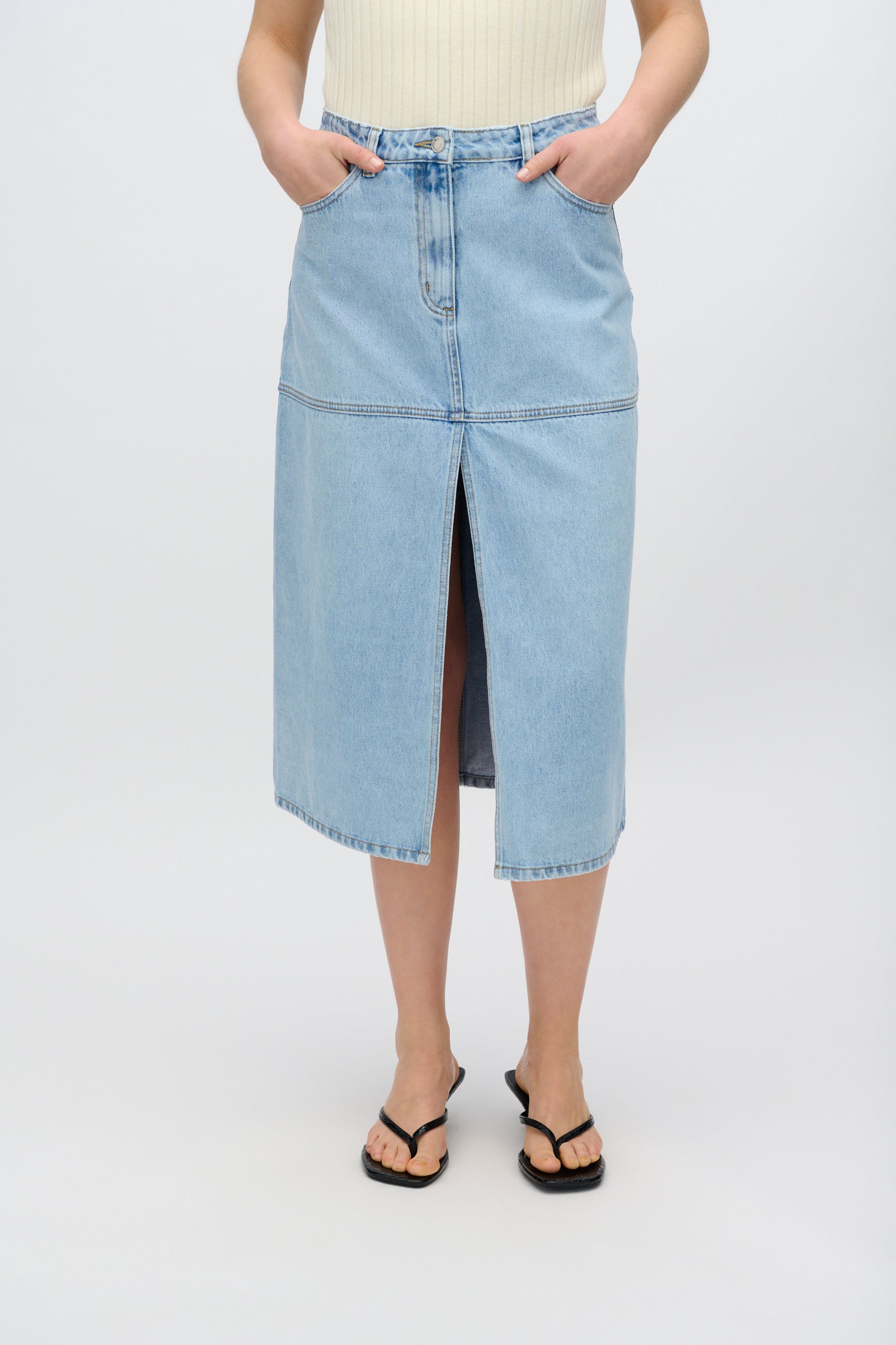 minimum female Erin denim midi skirt 4282 Midi Skirt 1001 Light Blue