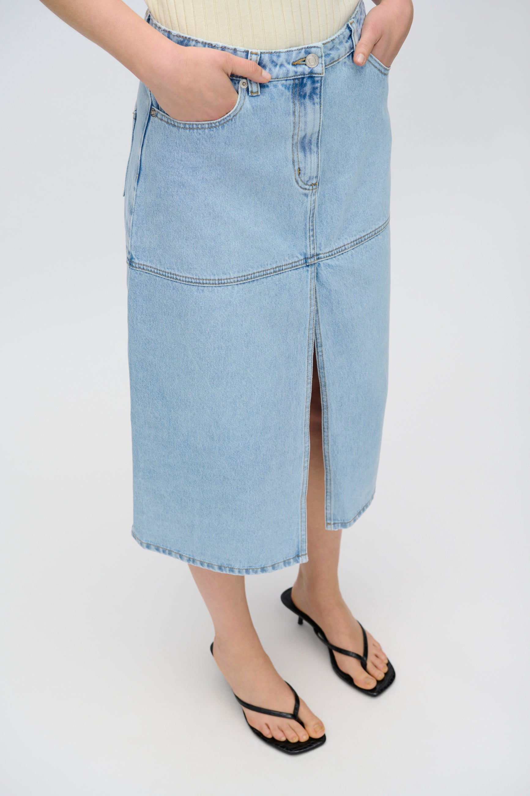 minimum female Erin denim midi skirt 4282 Midi Skirt 1001 Light Blue