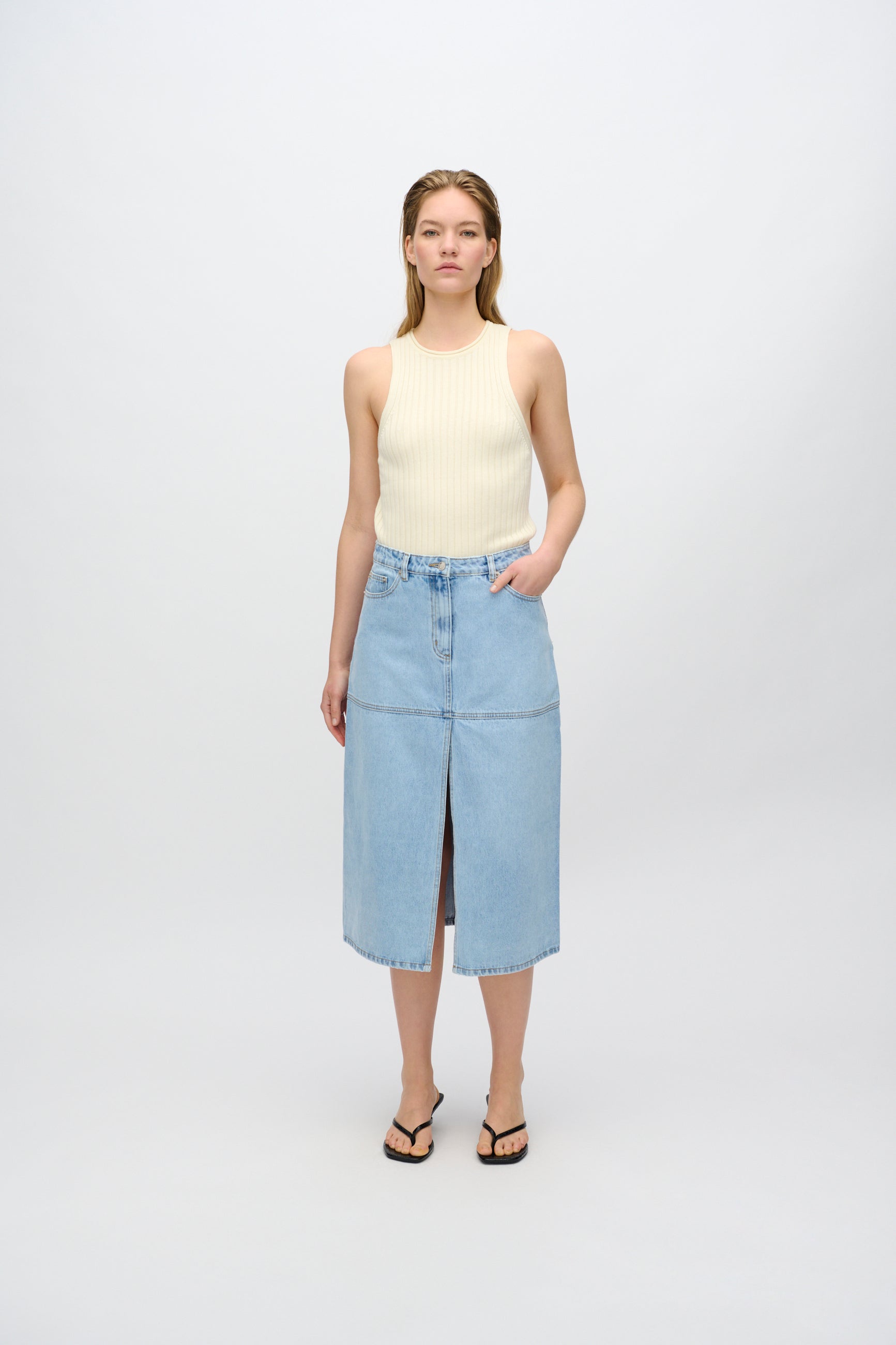 minimum female Erin denim midi skirt 4282 Midi Skirt 1001 Light Blue